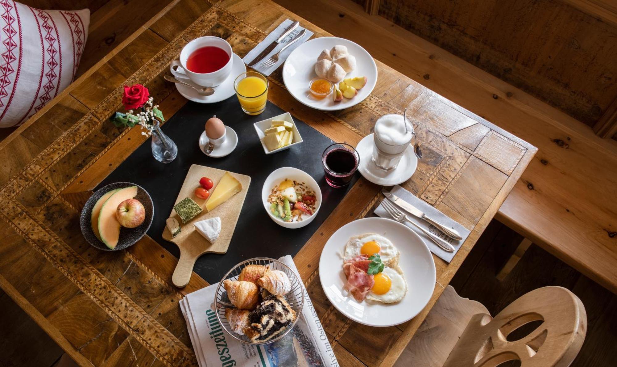 Hotel Goldener Adler - Im Sommer Silvretta Card Premium Inkludiert Ішгль Екстер'єр фото