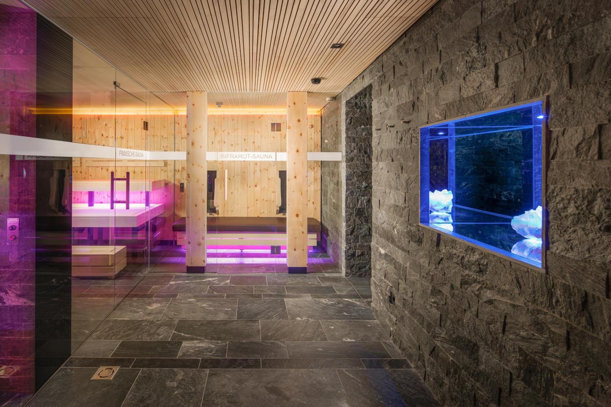 Hotel Goldener Adler - Im Sommer Silvretta Card Premium Inkludiert Ішгль Екстер'єр фото