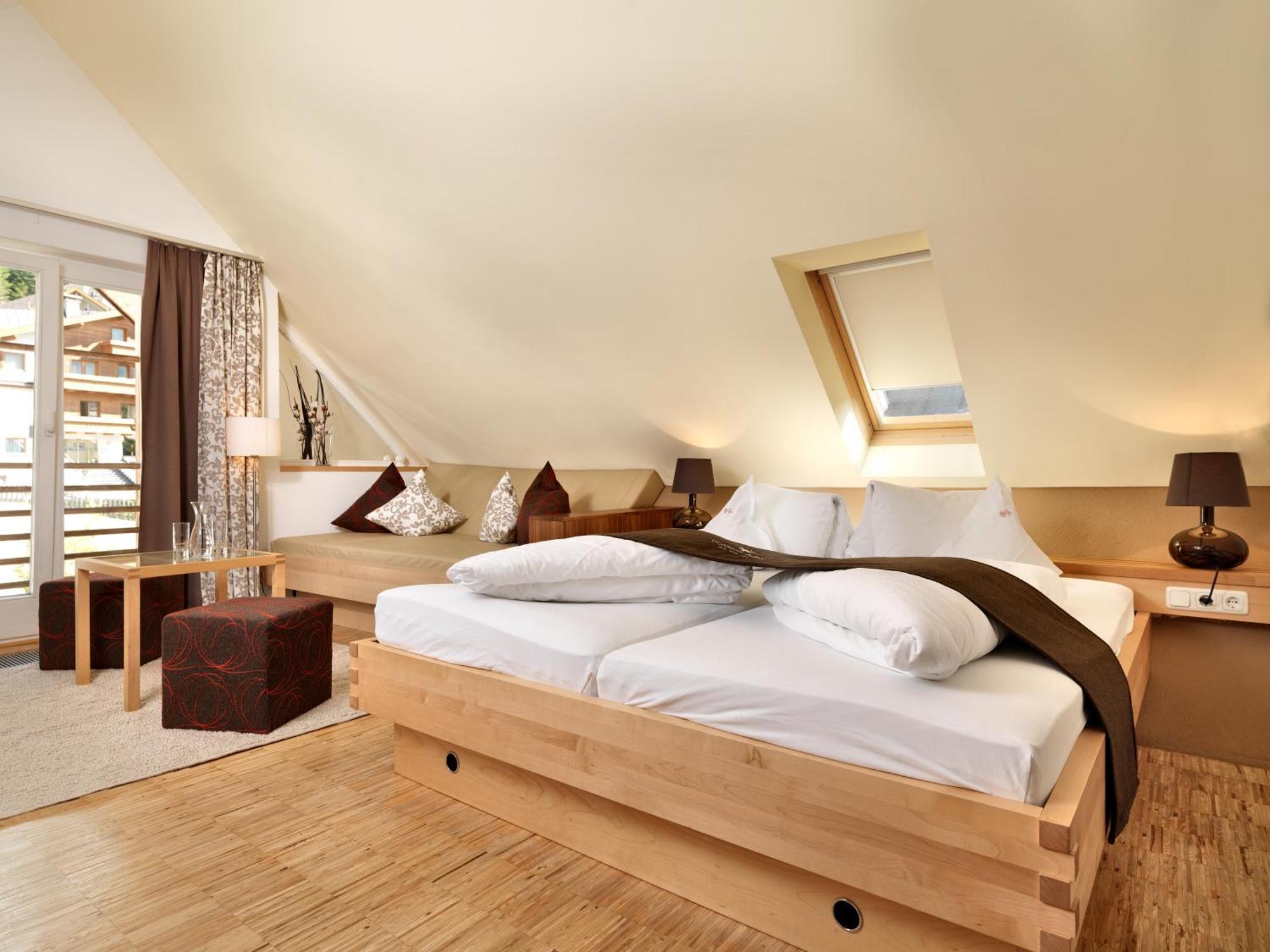 Hotel Goldener Adler - Im Sommer Silvretta Card Premium Inkludiert Ішгль Екстер'єр фото
