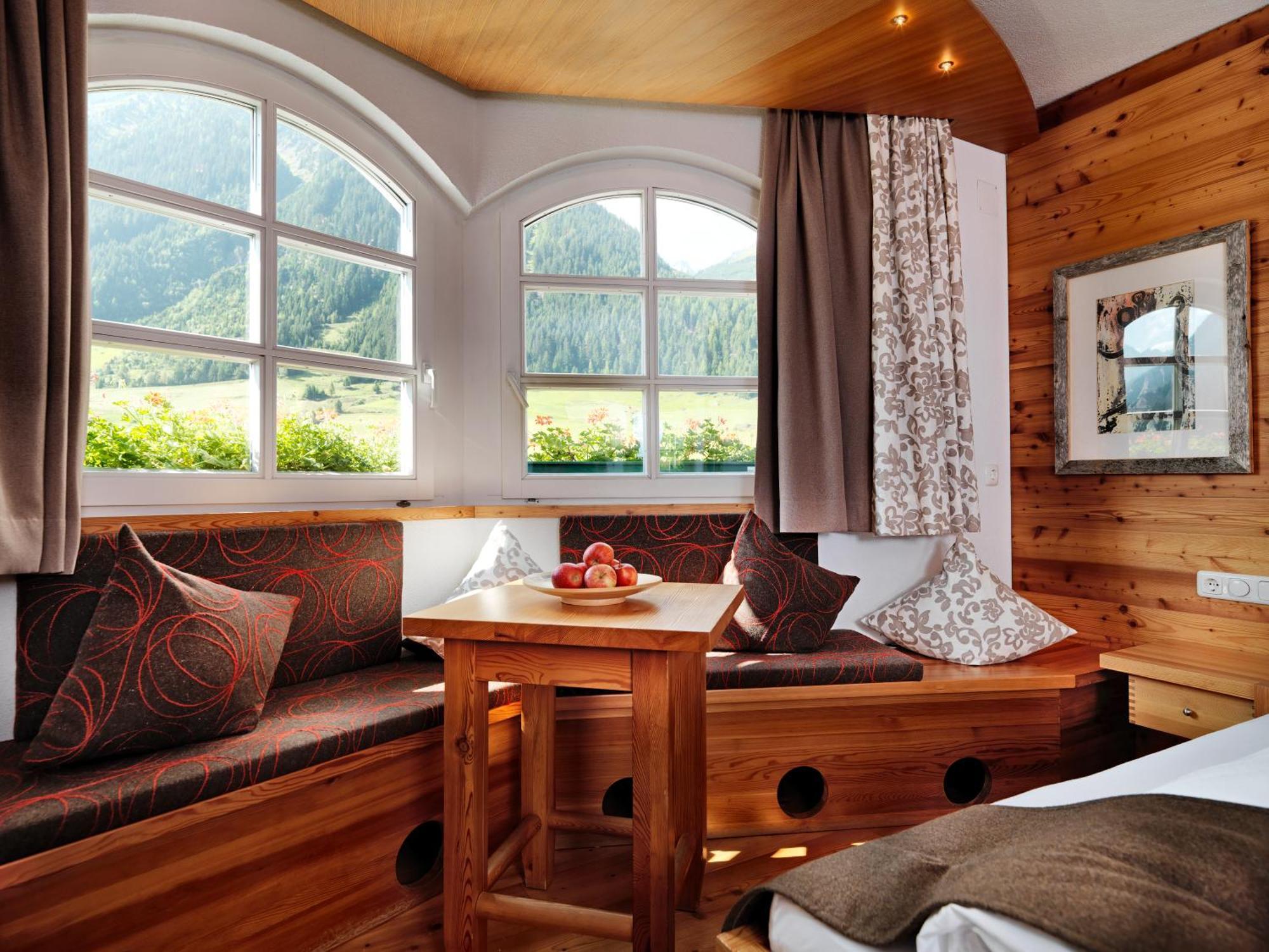 Hotel Goldener Adler - Im Sommer Silvretta Card Premium Inkludiert Ішгль Екстер'єр фото