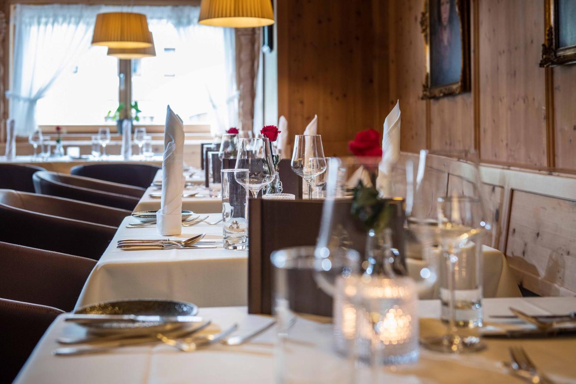 Hotel Goldener Adler - Im Sommer Silvretta Card Premium Inkludiert Ішгль Екстер'єр фото