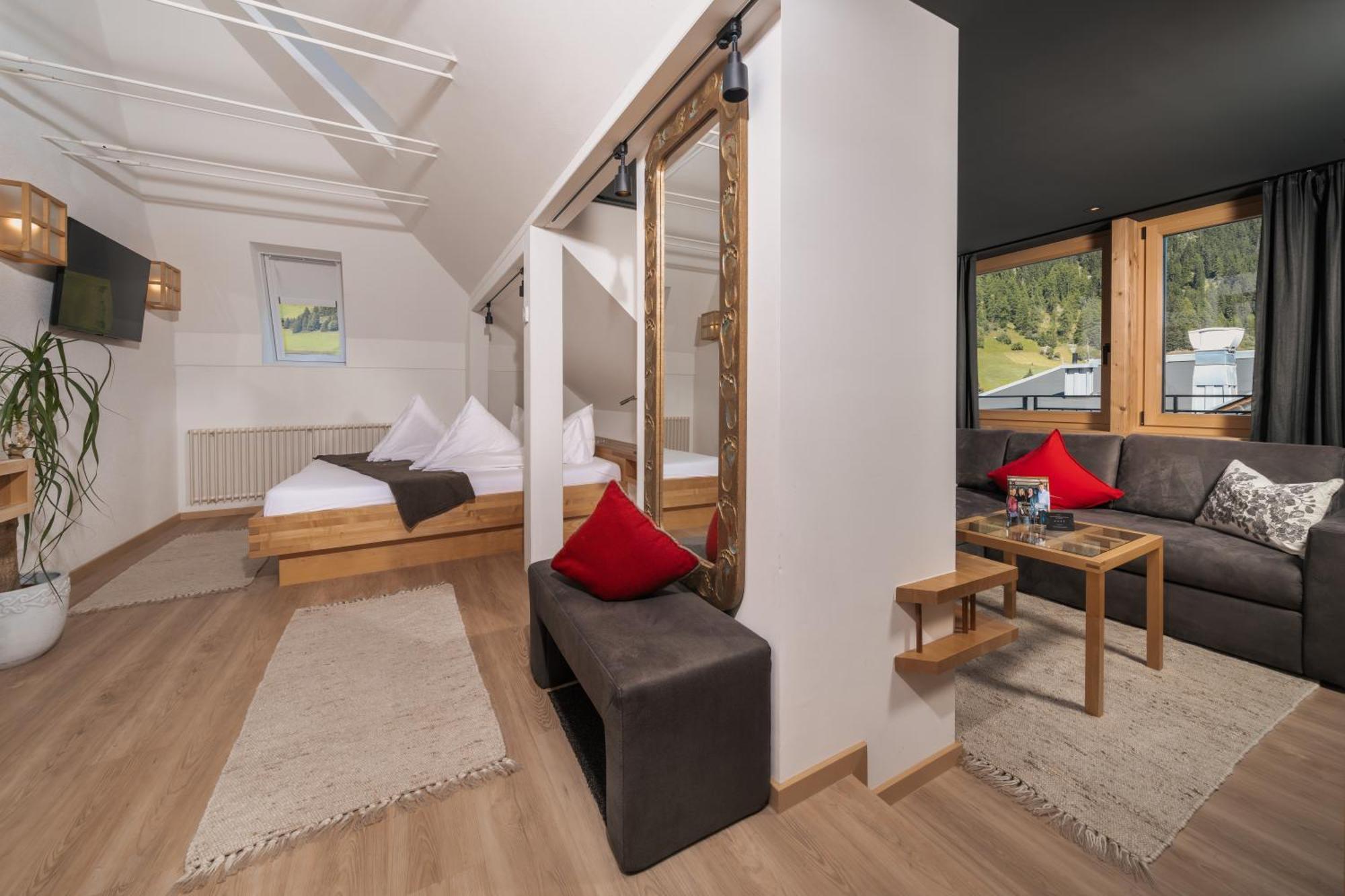 Hotel Goldener Adler - Im Sommer Silvretta Card Premium Inkludiert Ішгль Екстер'єр фото